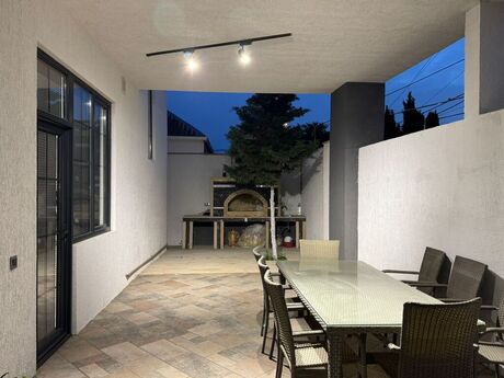 5 otaqlı həyət evi/bağ evi - Şüvəlan q. - 500 m²