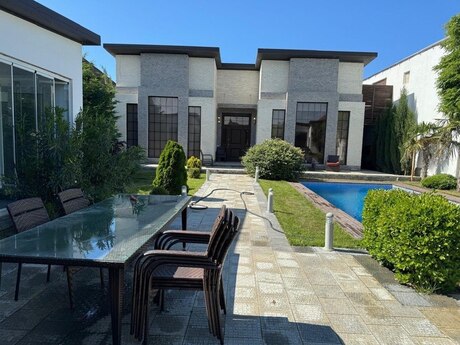 5 otaqlı həyət evi/bağ evi - Mərdəkan q. - 240 m²