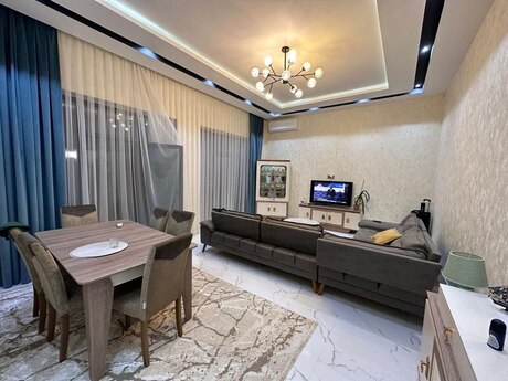 4 otaqlı həyət evi/bağ evi - Şüvəlan q. - 240 m²