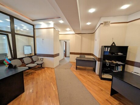 3 otaqlı ofis - 28 May m. - 105 m²