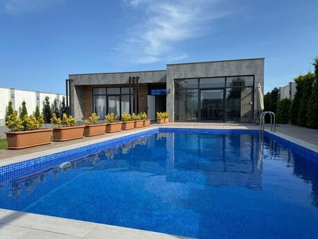 5 otaqlı həyət evi/bağ evi - Mərdəkan q. - 300 m²