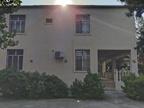 8 otaqlı həyət evi/bağ evi - Novxanı q. - 480 m²