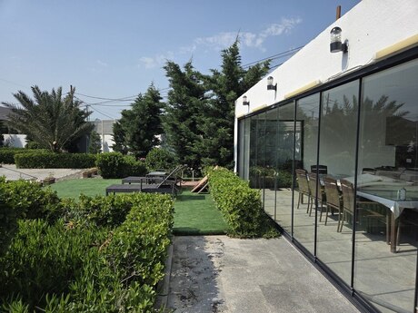 6 otaqlı həyət evi/bağ evi - Buzovna q. - 500 m²