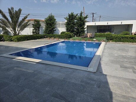 6 otaqlı həyət evi/bağ evi - Buzovna q. - 500 m²