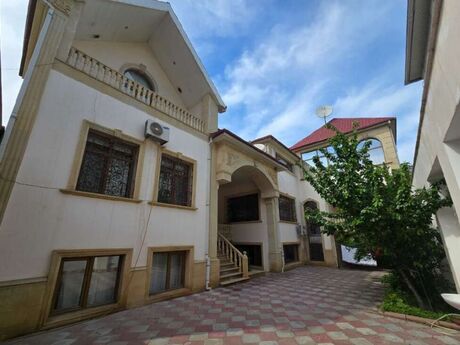 11 otaqlı həyət evi/bağ evi - Nəsimi m. - 1050 m²