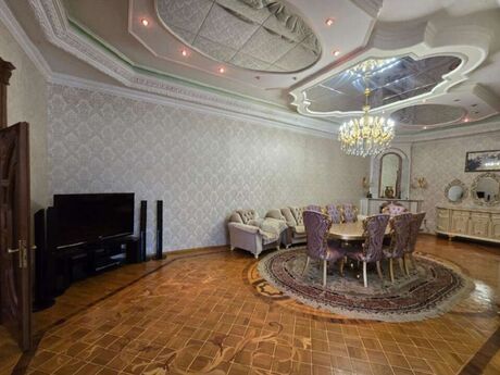 11 otaqlı həyət evi/bağ evi - Nəsimi m. - 1050 m²