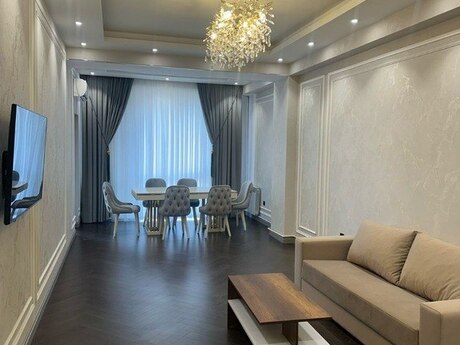 2 otaqlı mənzil, 120 m², Nizami, 1 600 AZN