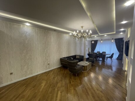 3-комн. новостройка - м. Шах Исмаил Хатаи - 140 м²