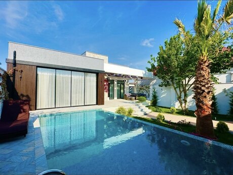 4 otaqlı həyət evi/bağ evi - Buzovna q. - 220 m²
