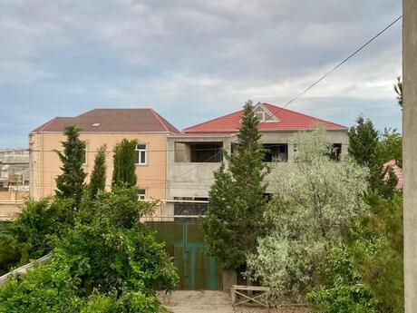 9 otaqlı həyət evi/bağ evi - Binəqədi r. - 320 m²