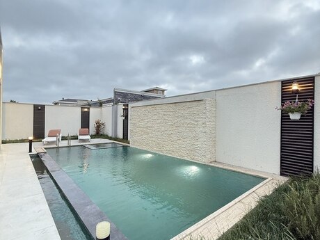 5 otaqlı həyət evi/bağ evi - Mərdəkan q. - 215 m²