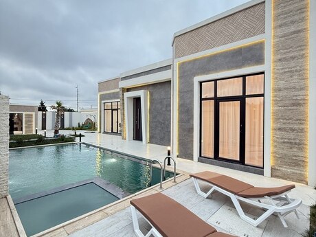 5 otaqlı həyət evi/bağ evi - Mərdəkan q. - 215 m²