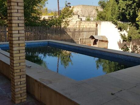 5 otaqlı həyət evi/bağ evi - Novxanı q. - 200 m²