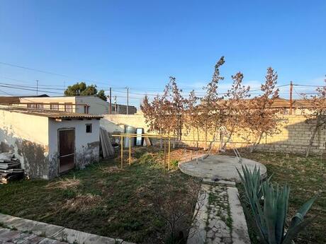 4 otaqlı həyət evi/bağ evi - Buzovna q. - 140 m²