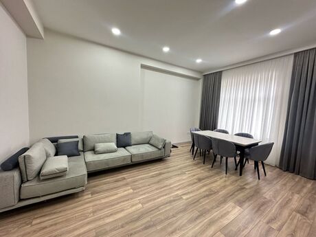 Elan №5286813 - Bakı, Ağ şəhər q., 3 otaqlı, 120 m², 2/7 mərtəbə