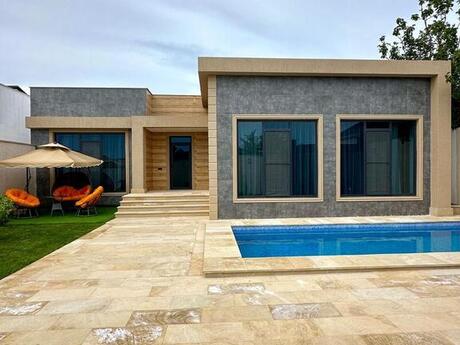 4 otaqlı həyət evi/bağ evi - Şüvəlan q. - 220 m²