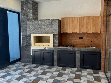 4 otaqlı həyət evi/bağ evi - Şüvəlan q. - 180 m²
