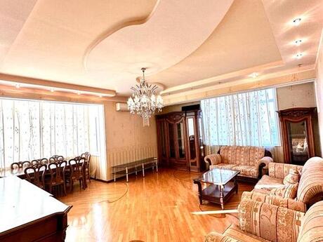 4 otaqlı yeni tikili - Elmlər Akademiyası m. - 190.5 m²