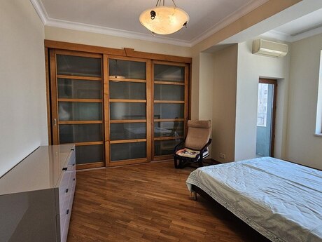 4 otaqlı yeni tikili - Sahil m. - 160 m²