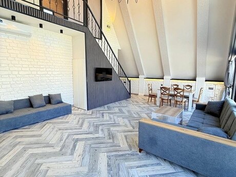 4 otaqlı həyət evi/bağ evi - Buzovna q. - 200 m²