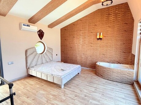 4 otaqlı həyət evi/bağ evi - Buzovna q. - 200 m²