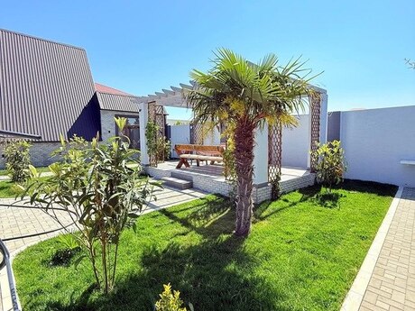 4 otaqlı həyət evi/bağ evi - Buzovna q. - 200 m²