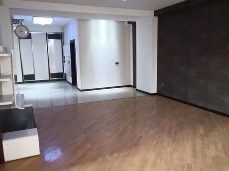 4 otaqlı yeni tikili - İnşaatçılar m. - 229 m²