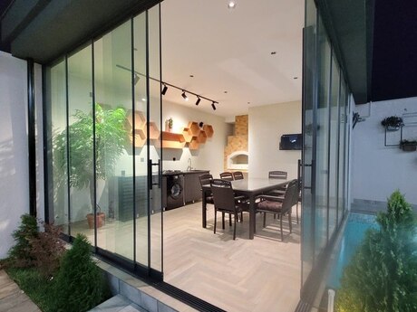 4 otaqlı həyət evi/bağ evi - Mərdəkan q. - 200 m²