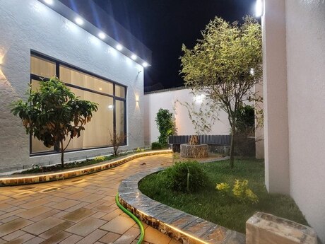 4 otaqlı həyət evi/bağ evi - Mərdəkan q. - 200 m²