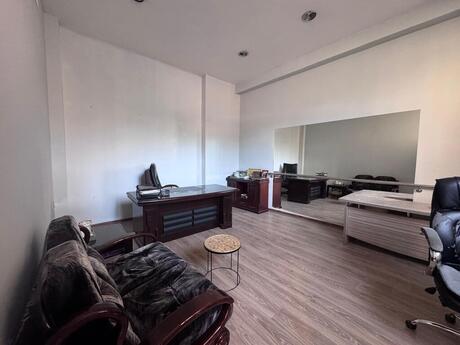 Obyekt - Memar Əcəmi m. - 250 m²