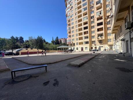 Obyekt - Memar Əcəmi m. - 250 m²