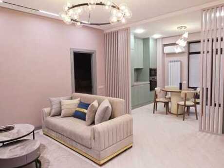 3-комн. новостройка - м. 8 ноября - 105 м²