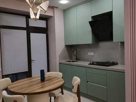 3-комн. новостройка - м. 8 ноября - 105 м²