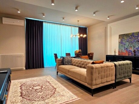 3-комн. новостройка - м. 28 мая - 153 м²