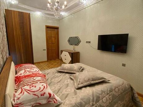 4 otaqlı köhnə tikili - Sahil m. - 120 m²