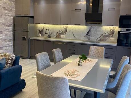 3 otaqlı yeni tikili - Ağ şəhər q. - 145 m²