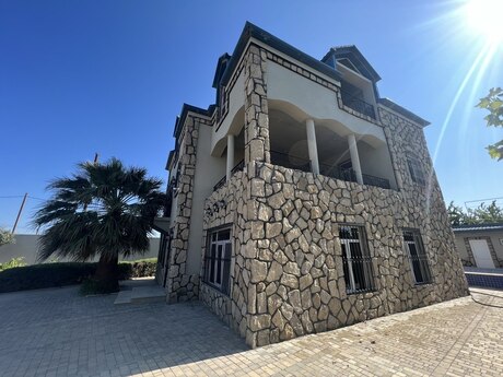 5 otaqlı həyət evi/bağ evi - Pirşağı q. - 400 m²