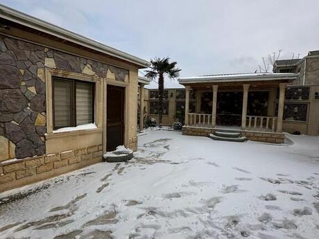 7 otaqlı həyət evi/bağ evi - Qara Qarayev m. - 400 m²