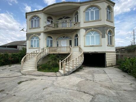 7 otaqlı həyət evi/bağ evi - M.Ə.Rəsulzadə q. - 512 m²