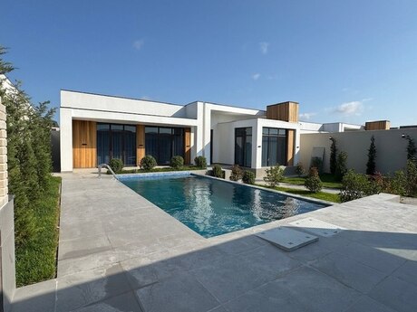 House with Garden, Villa For Sale