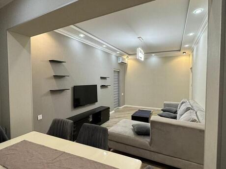 2 otaqlı köhnə tikili - Neftçilər m. - 70 m²