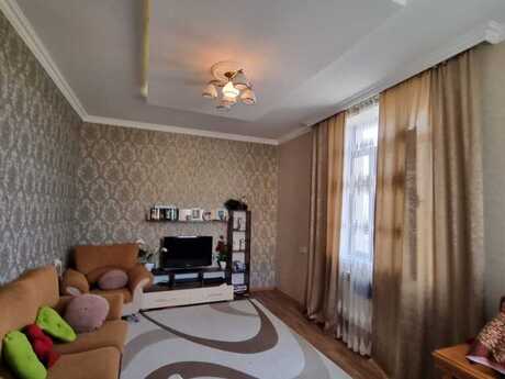 6 otaqlı həyət evi/bağ evi - Badamdar q. - 270 m²