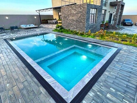 7 otaqlı həyət evi/bağ evi - Mərdəkan q. - 630 m²