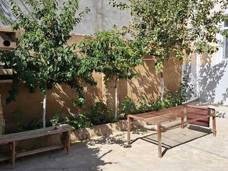7 otaqlı həyət evi/bağ evi - Yeni Ramana q. - 196 m²