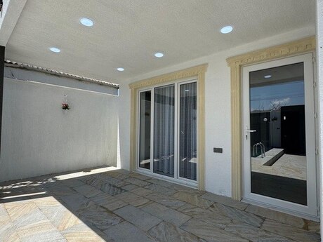 4 otaqlı həyət evi/bağ evi - Şüvəlan q. - 125 m²