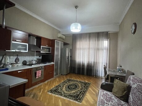 3 otaqlı mənzil, 135 m², İnşaatçılar: 420 000 ₼ 4