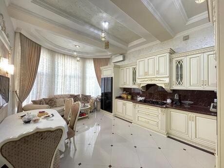6 otaqlı həyət evi/bağ evi - Badamdar q. - 530 m²
