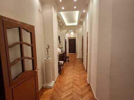 6 otaqlı köhnə tikili - İçəri Şəhər m. - 200 m²