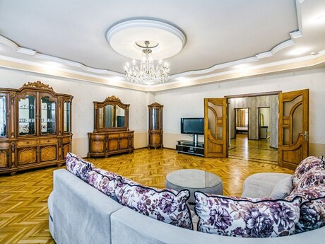 3 otaqlı yeni tikili - 28 May m. - 175 m²