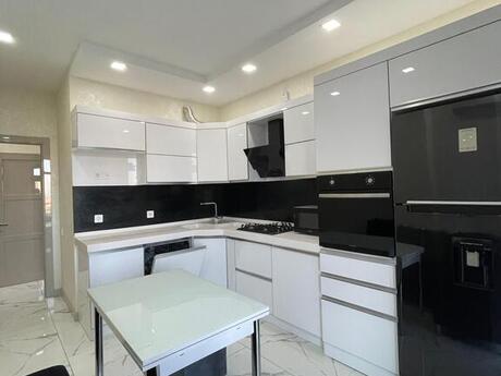 3 otaqlı yeni tikili - 8 Noyabr m. - 110 m²
